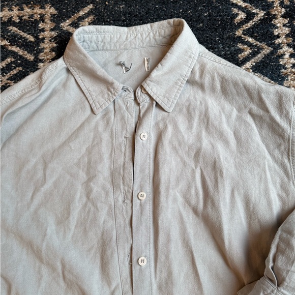 Boxy Linen Button-Up Shirt - Picture 2 of 4
